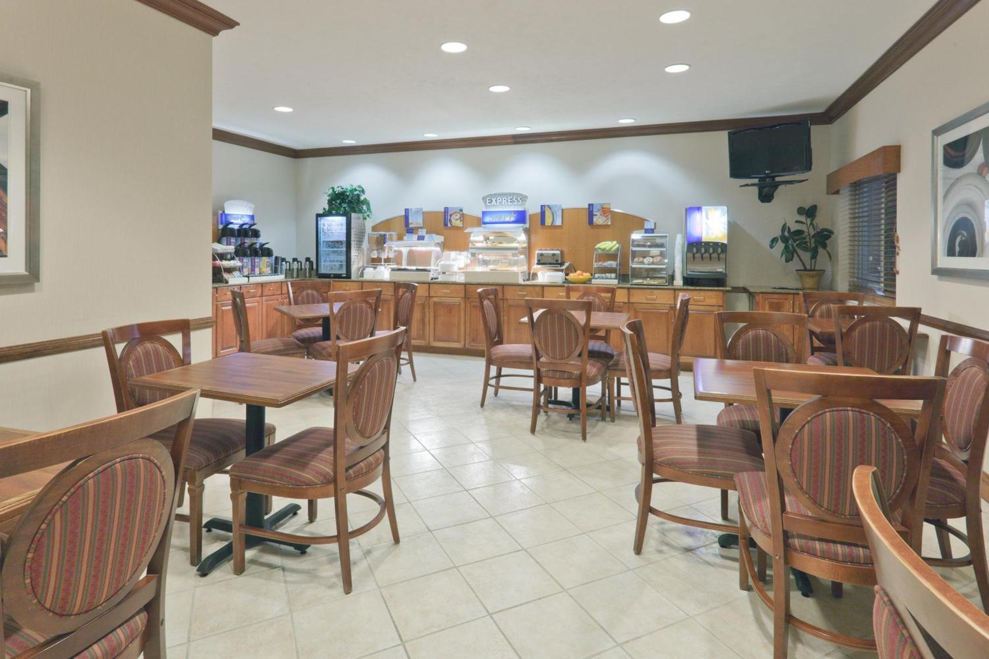 Holiday Inn Express Evansville - West By Ihg Exterior photo