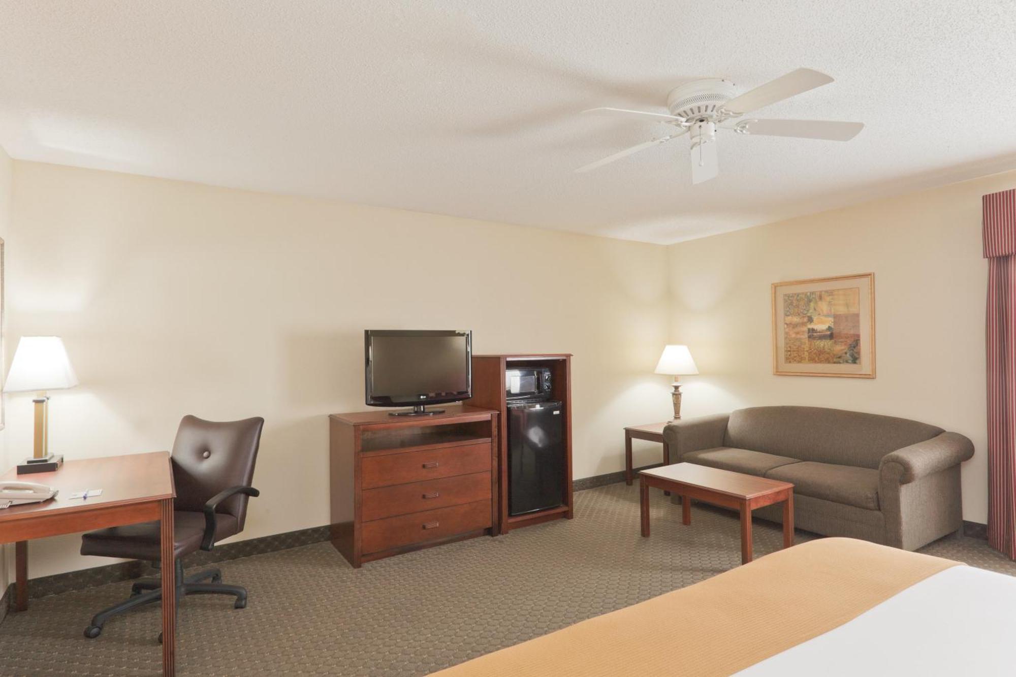 Holiday Inn Express Evansville - West By Ihg Exterior photo